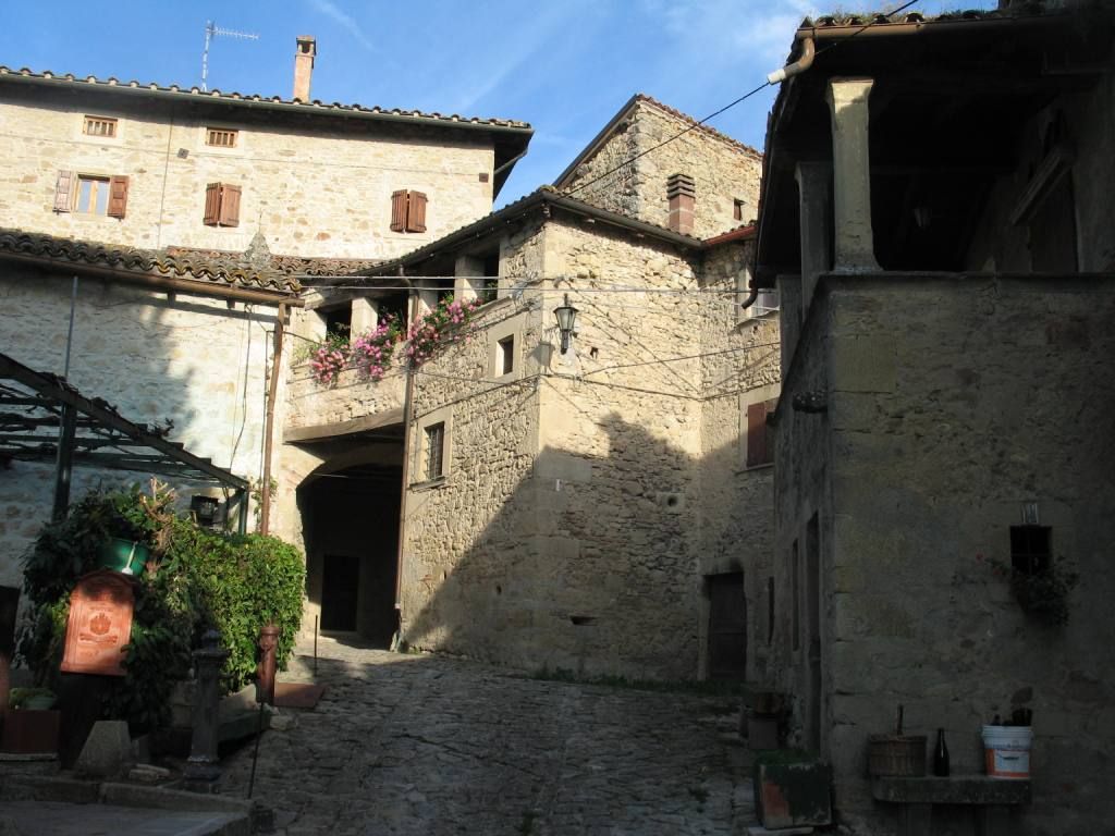 Borgo di Scola